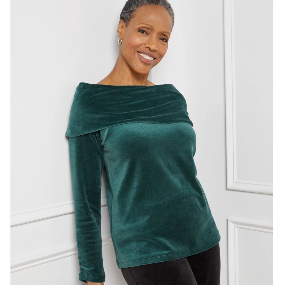 OFF-THE-SHOULDER LUXE VELOUR TOP